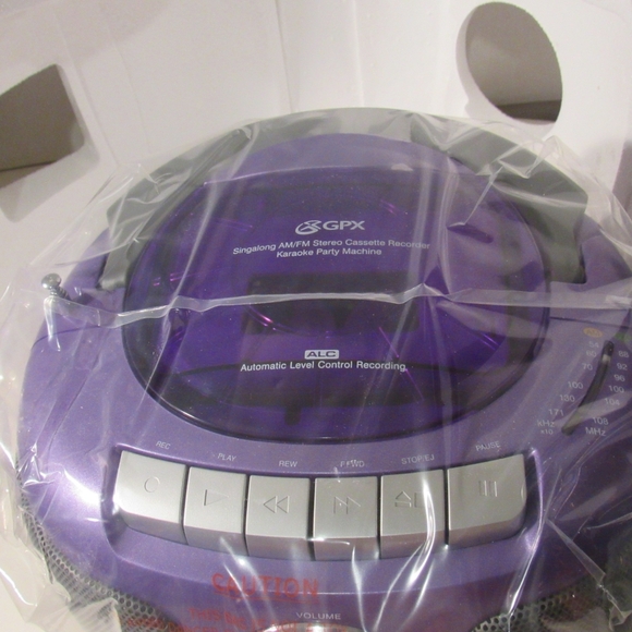 GPX Karaoke Party Machine, AM-FM Radio, Cassette Recorder, Microphone, RN: C1007 - Picture 15 of 16